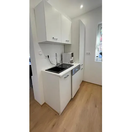 Apartment Moderne Mit Terrasse, *