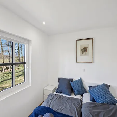 Moderne Mit Terrasse דירה